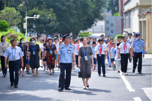 2ebee4f835ac71a819ec5309ee5b6a4d_3