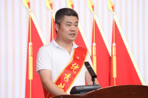 0628(配圖版)表彰先進強引領 “四個管理”促發展-流動黨員“七一”表彰新聞通稿-周局改(1).docx_3