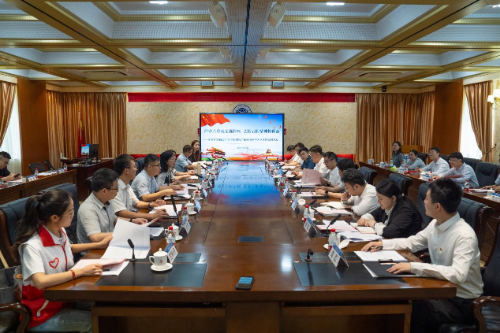 省委社會(huì)工作部青年理論學(xué)習(xí)小組與廣東外語外貿(mào)大學(xué)聯(lián)合開展聯(lián)學(xué)共建主題黨日活動(dòng).doc_1