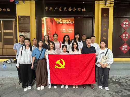 （報(bào)省直機(jī)關(guān)黨建網(wǎng)）省交通運(yùn)輸廳 省委編辦聯(lián)合開展青年理論學(xué)習(xí)小組活動(dòng).doc_1